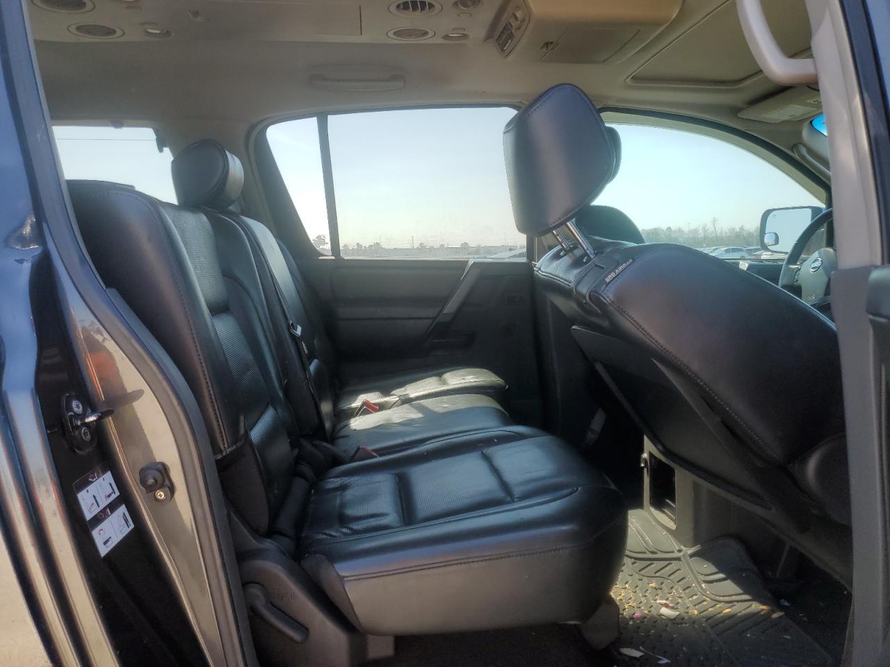 2005 Nissan Armada - Image 11