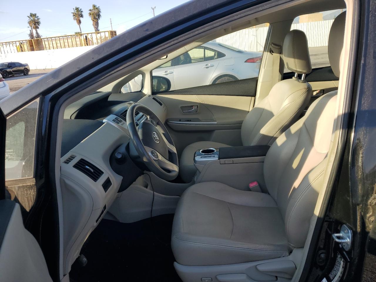 2013 Toyota Prius - Image 7