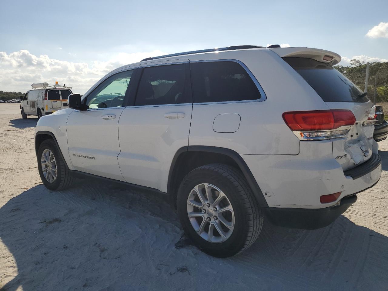 2016 Jeep Grand Cherokee - Image 2