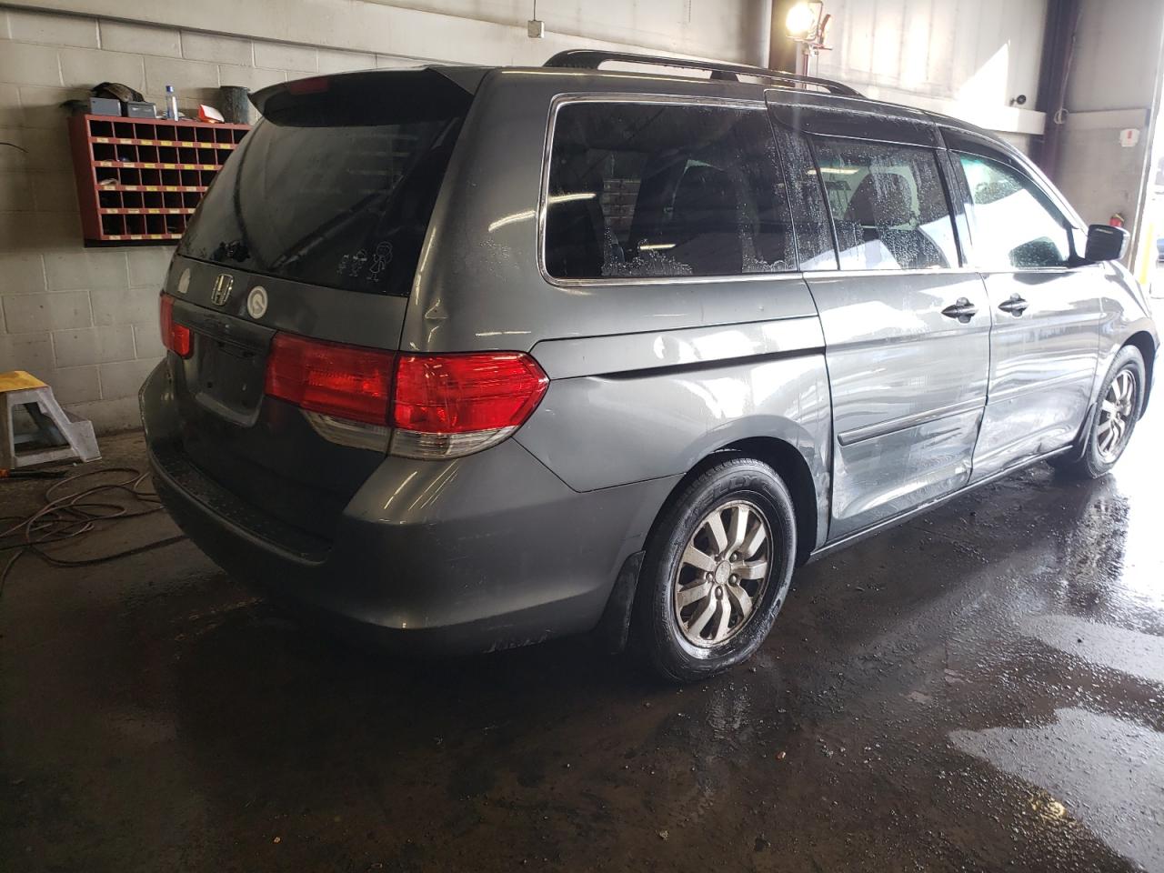 2010 Honda Odyssey - Image 3