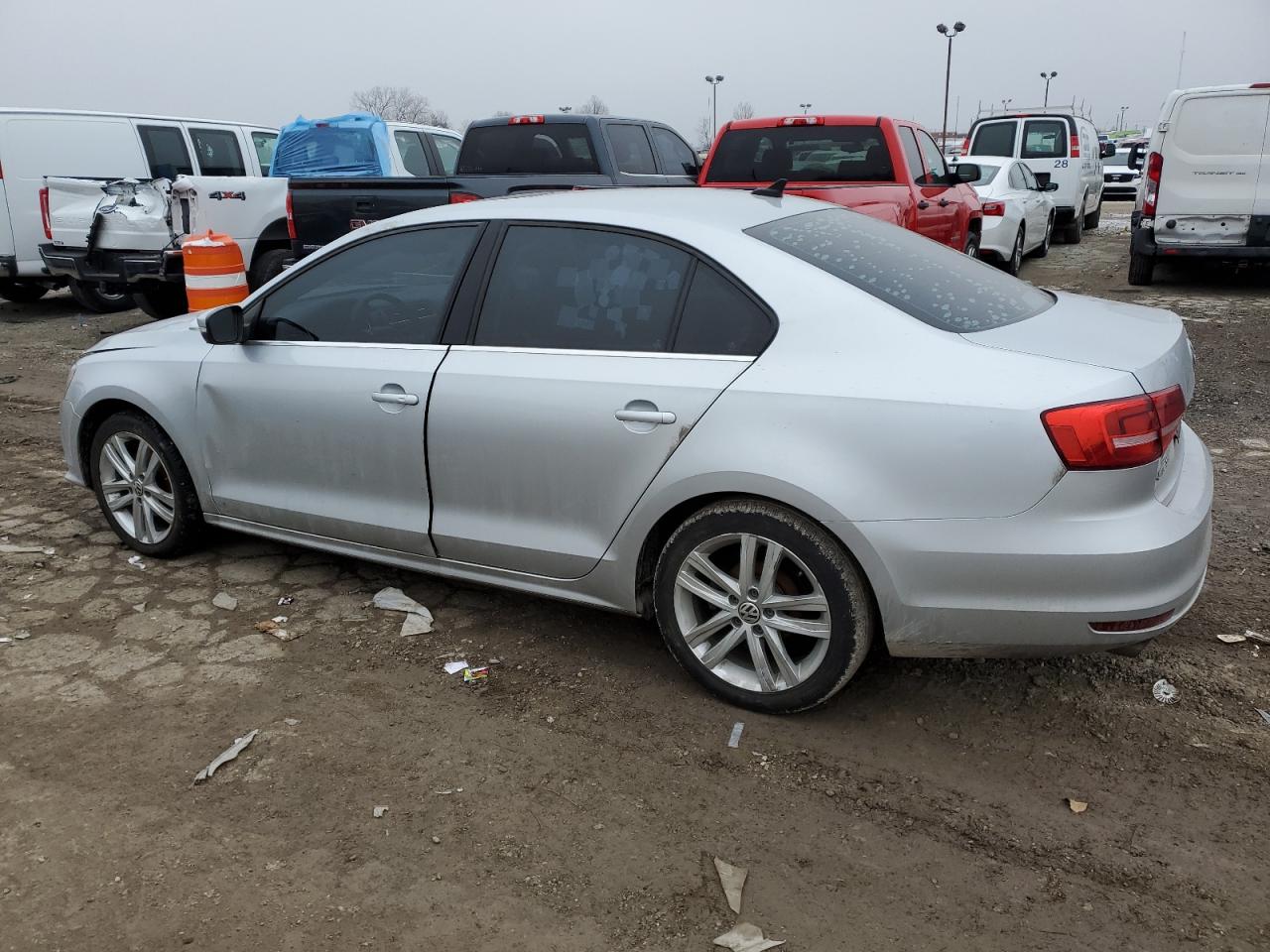 2015 Volkswagen Jetta - Image 2