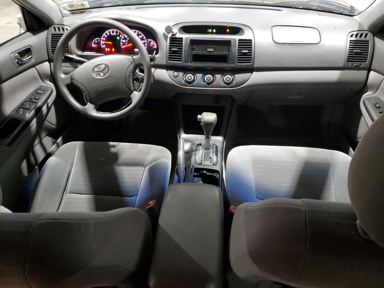 2005 Toyota Camry - Image 8
