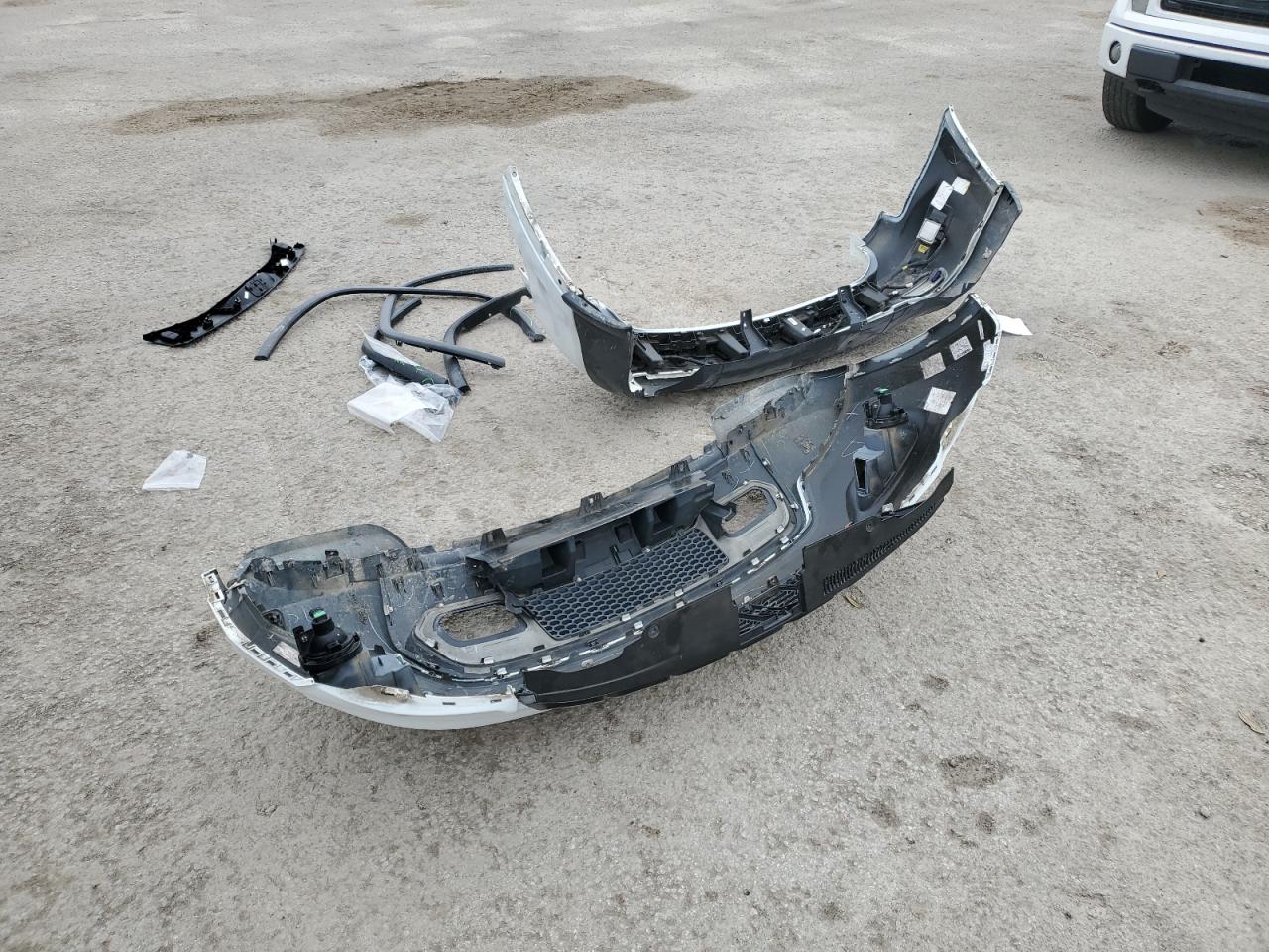 2019 Jeep Grand Cherokee - Image 13