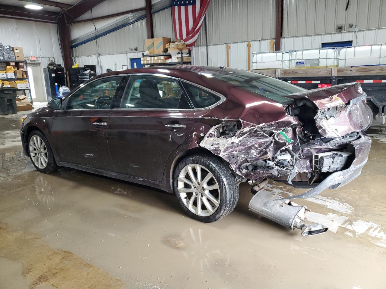 2013 Toyota Avalon - Image 2