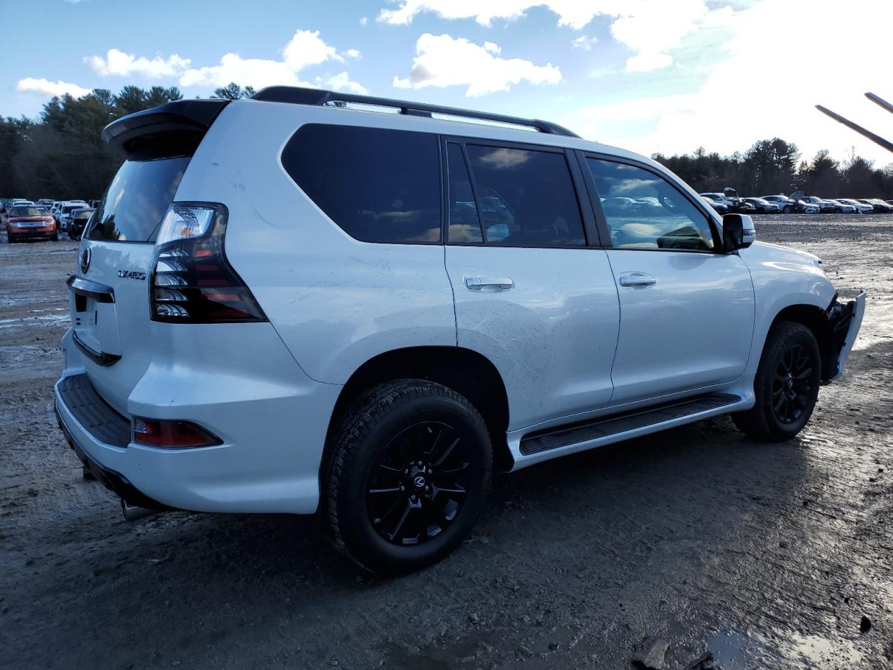 2023 Lexus GX - Image 3