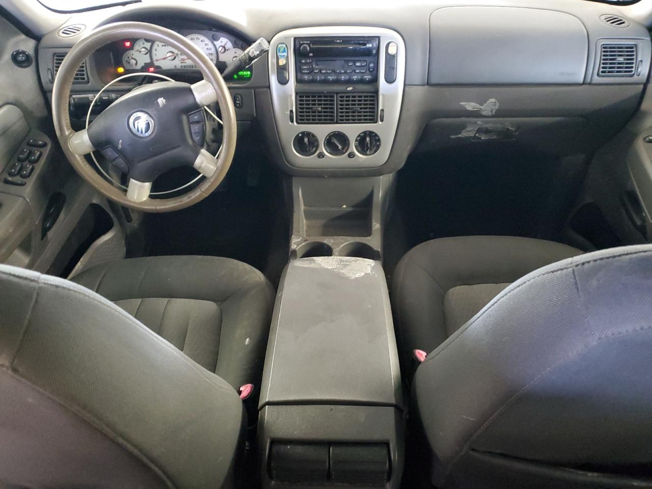 2002 Mercury Mountaineer - Image 8
