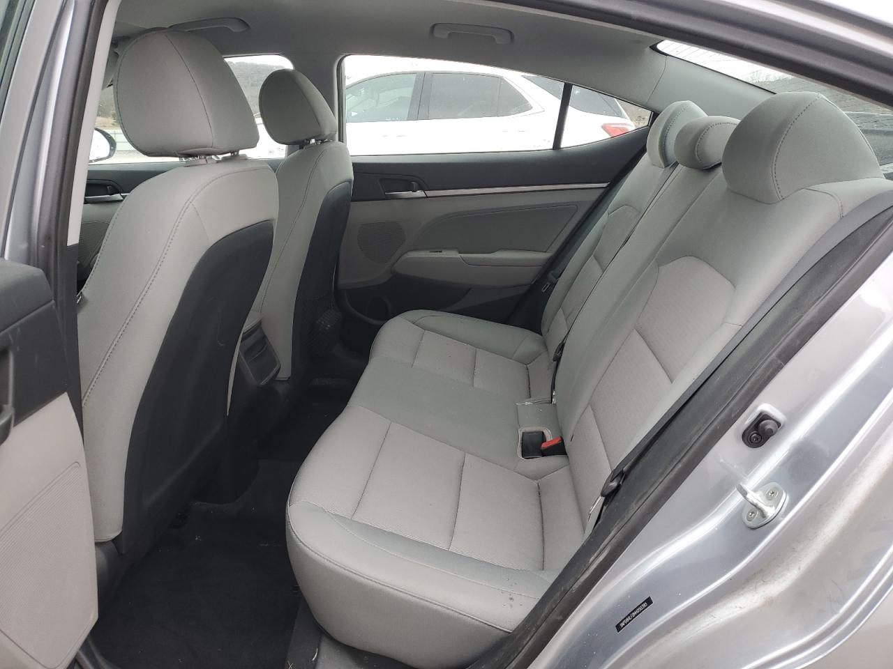 2017 Hyundai Elantra - Image 10