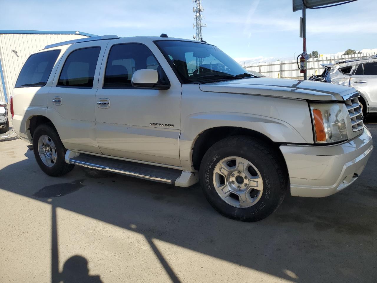 2005 Cadillac Escalade - Image 4