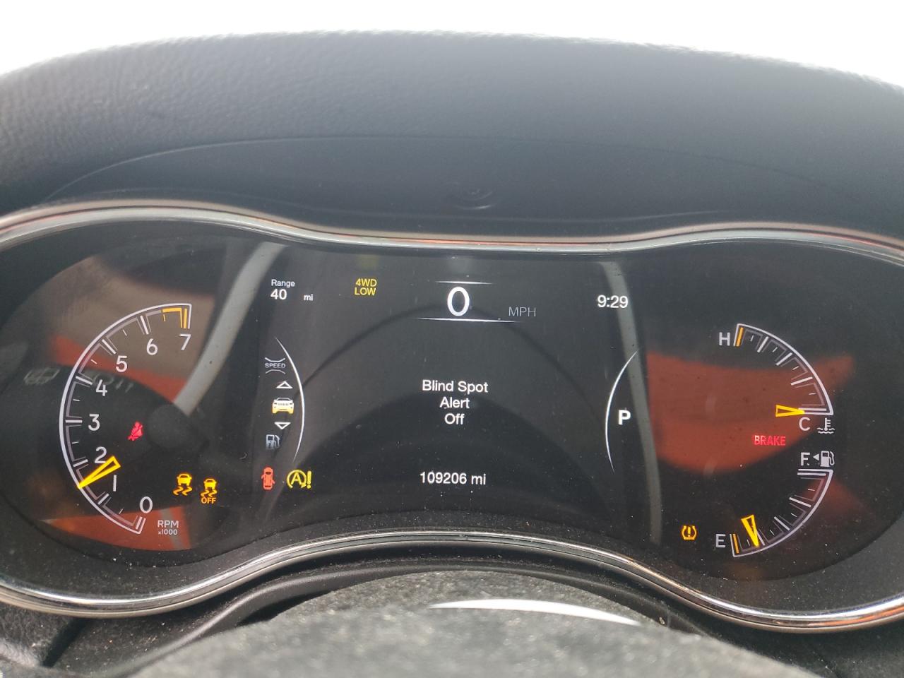 2020 Jeep Grand Cherokee - Image 9