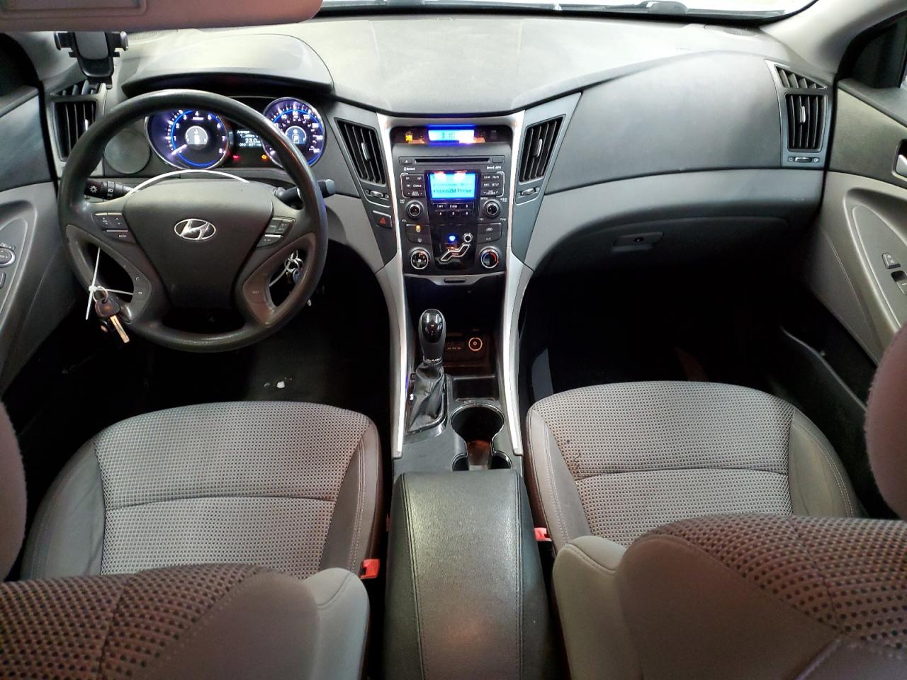 2011 Hyundai Sonata - Image 8