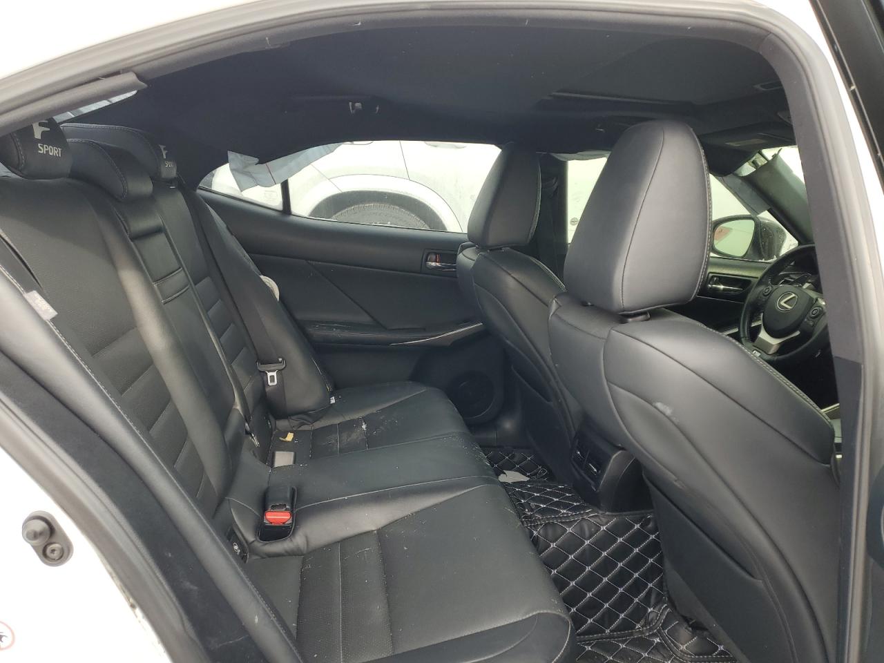 2014 Lexus IS - Image 10