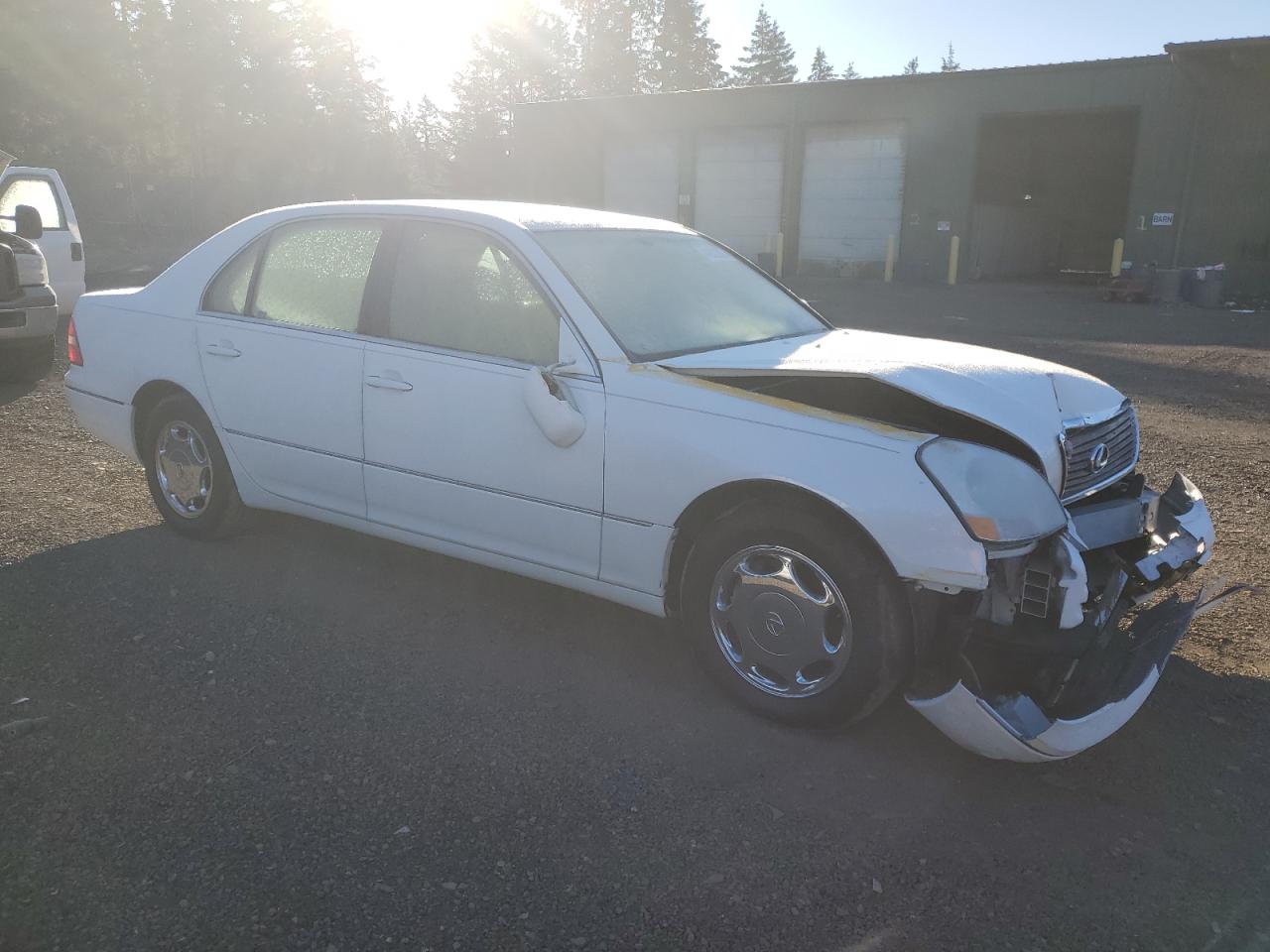 2001 Lexus LS - Image 4