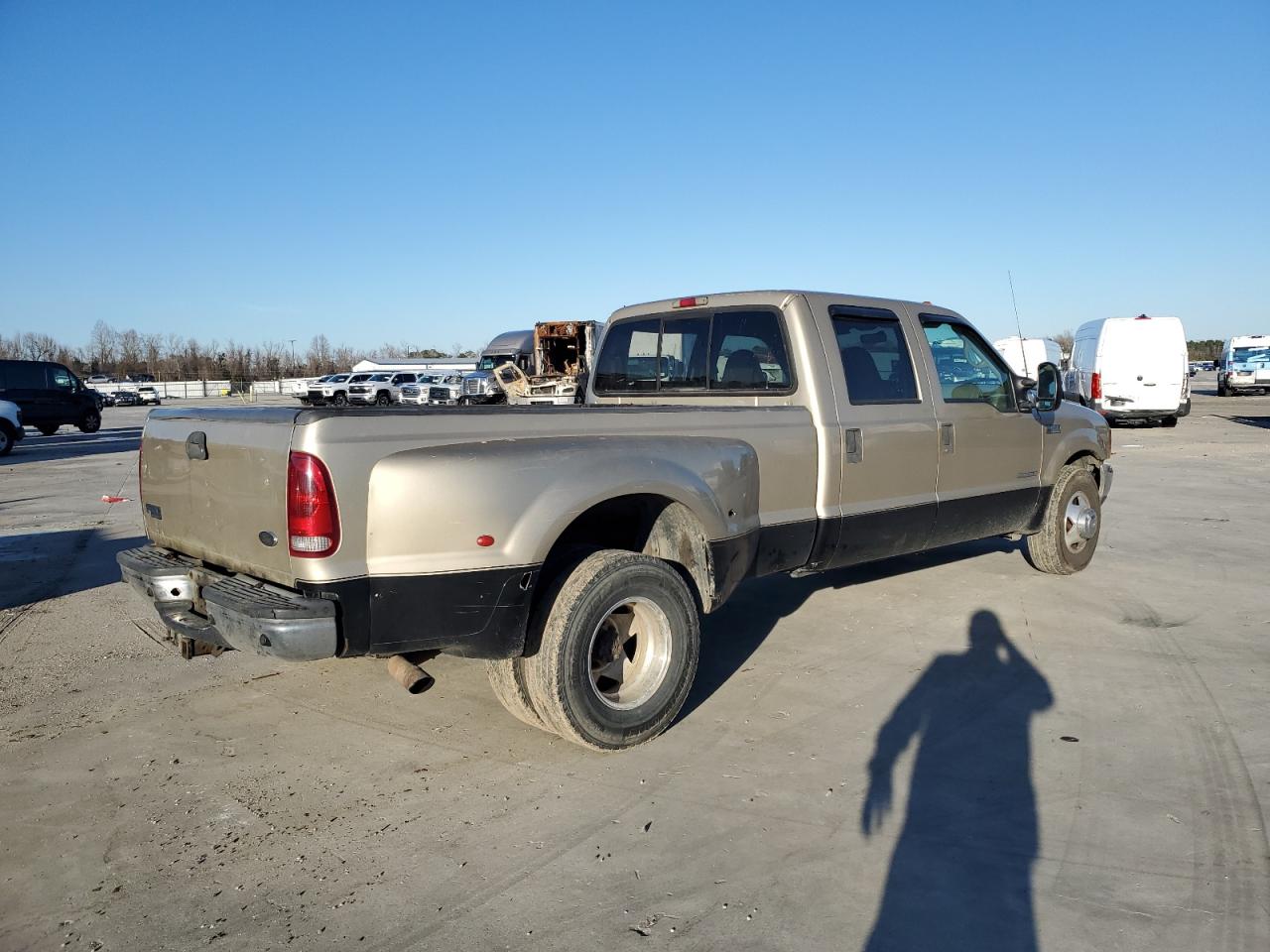 2001 Ford F350 - Image 3