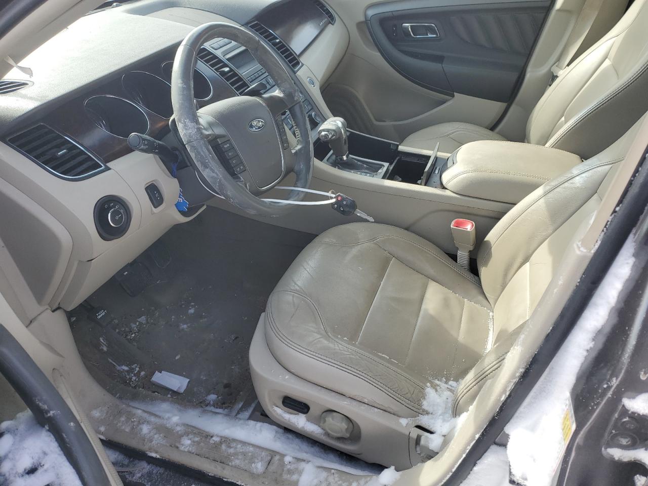 2011 Ford Taurus - Image 7
