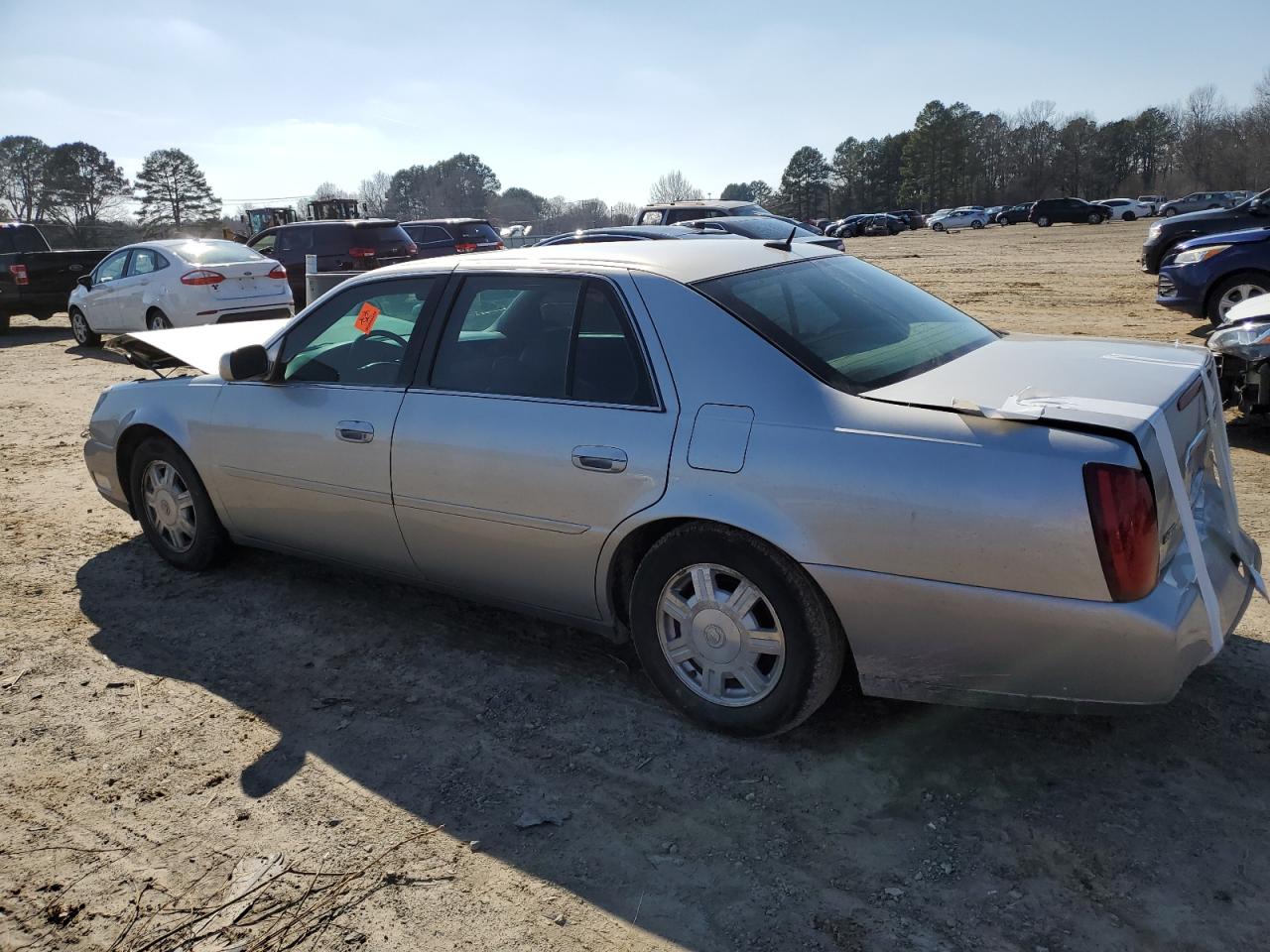 2005 Cadillac De Ville - Image 2