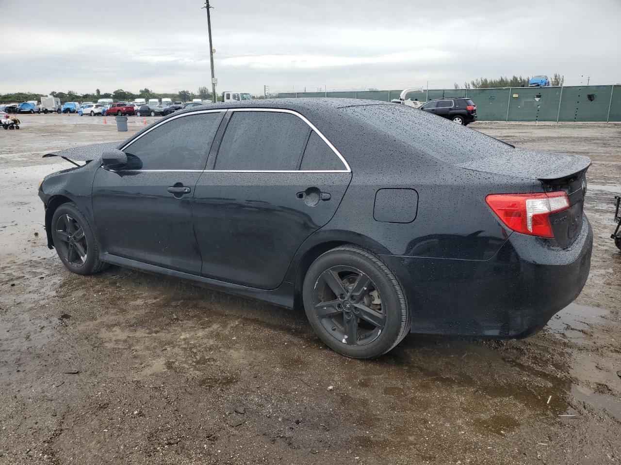 2014 Toyota Camry - Image 2