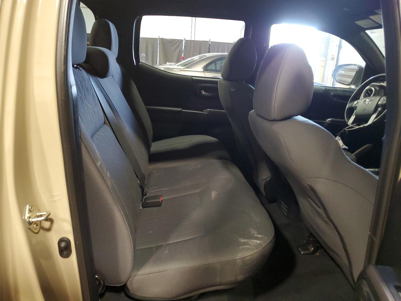 2019 Toyota Tacoma - Image 10