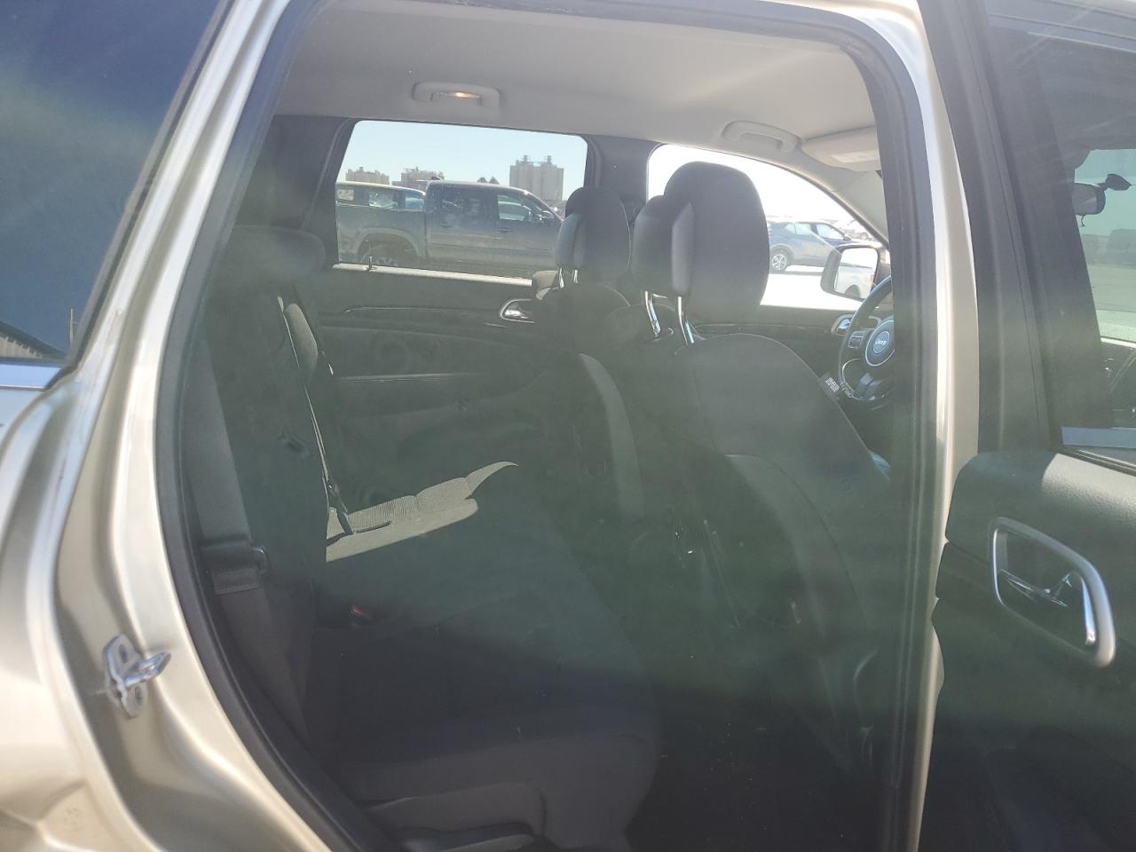 2011 Jeep Grand Cherokee - Image 11