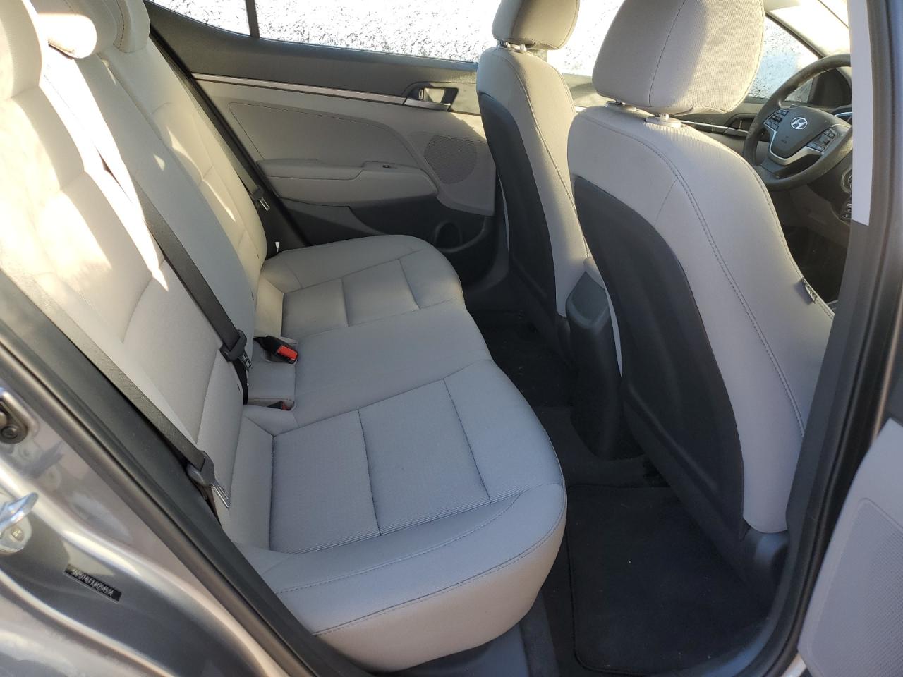 2018 Hyundai Elantra - Image 10