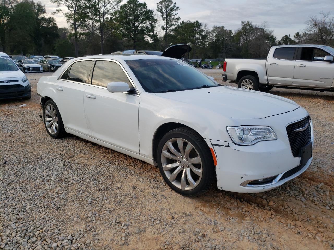 2018 Chrysler 300 - Image 4