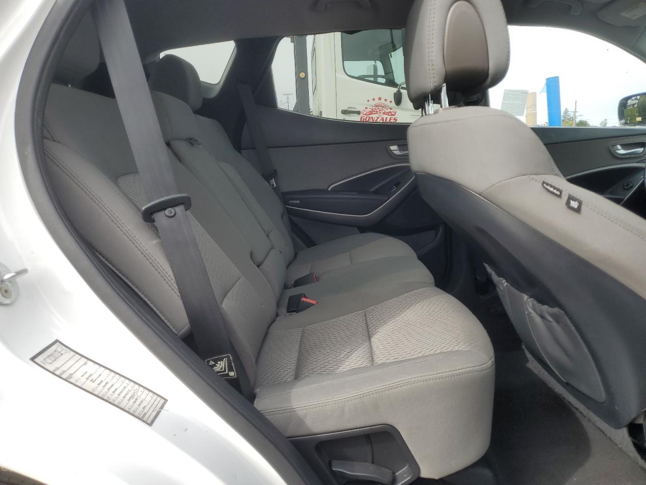 2016 Hyundai Santa Fe - Image 11