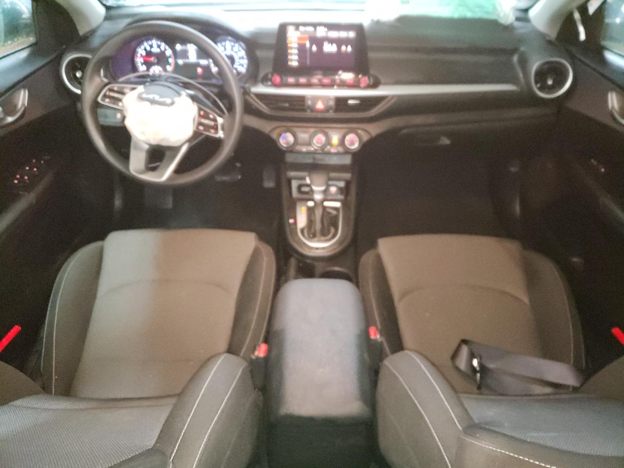 2024 Kia Forte - Image 8