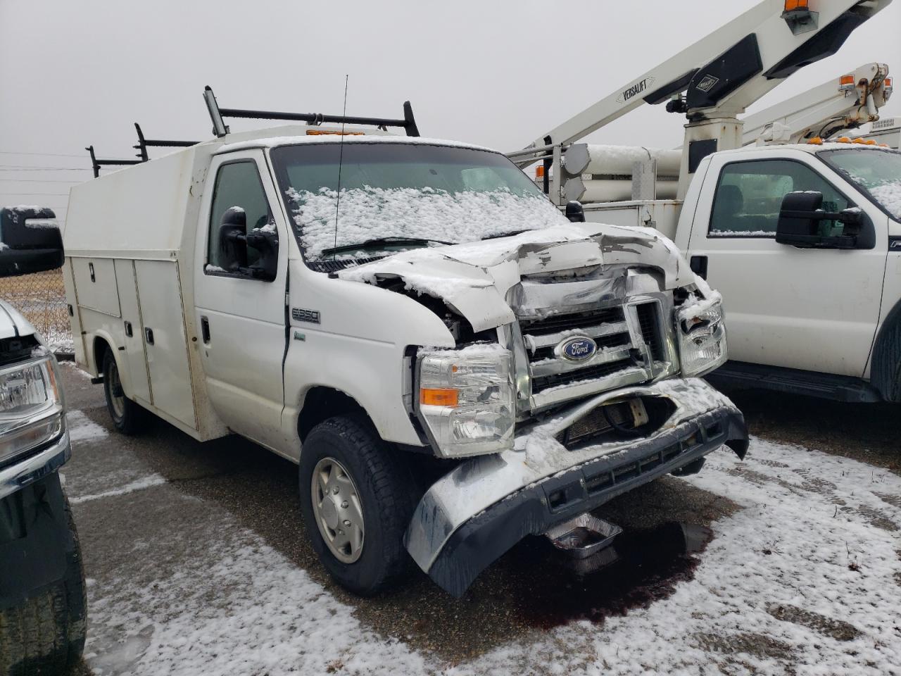 2015 Ford Econoline - Image 4