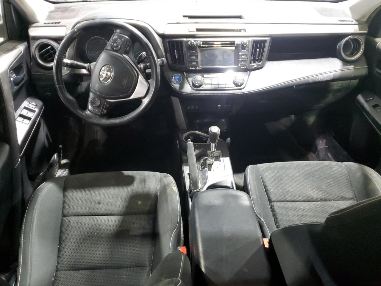 2017 Toyota RAV 4 - Image 8
