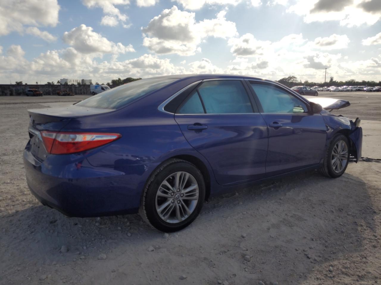 2016 Toyota Camry - Image 3