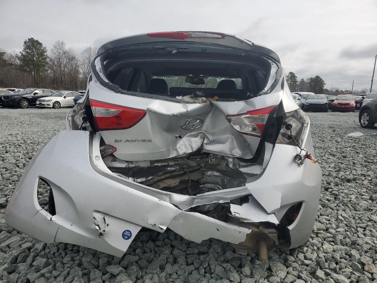 2013 Hyundai Elantra - Image 6