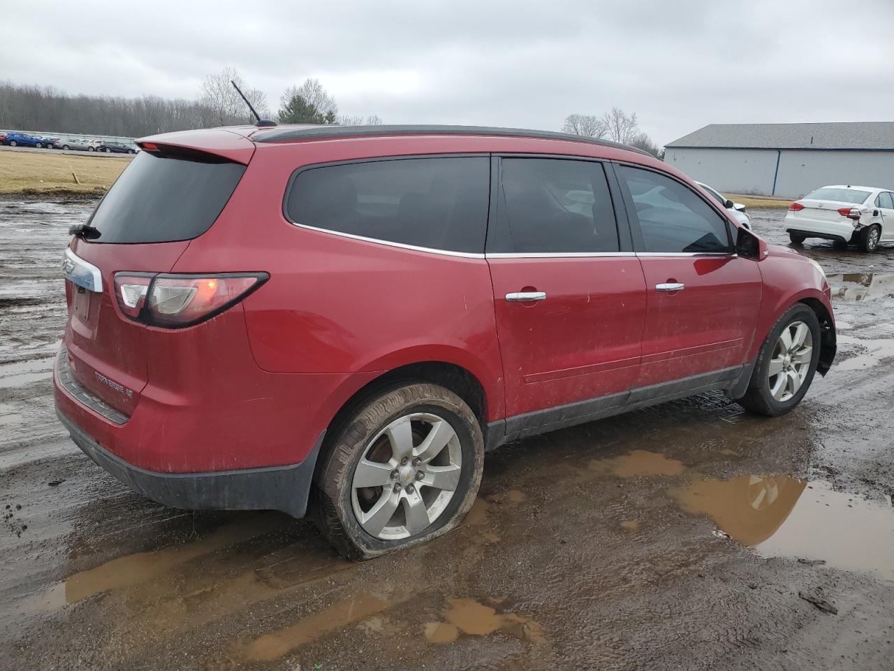 2013 Chevrolet Traverse - Image 3