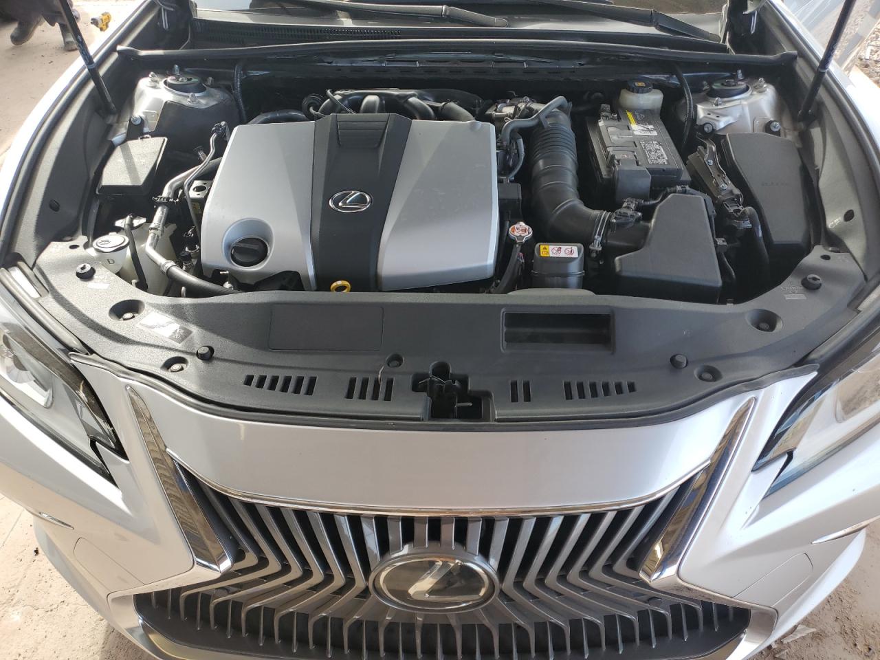 2019 Lexus ES - Image 11