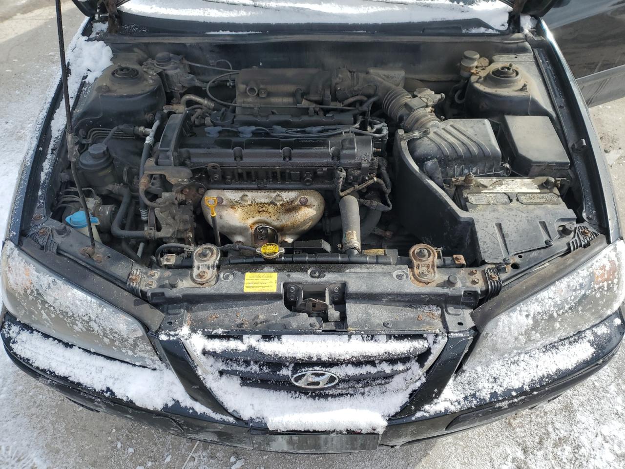 2005 Hyundai Elantra - Image 11
