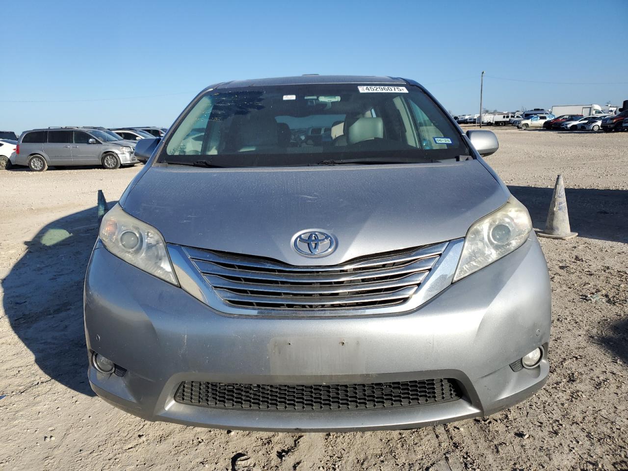 2011 Toyota Sienna - Image 5
