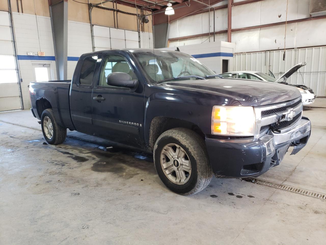 2007 Chevrolet Silverado - Image 4