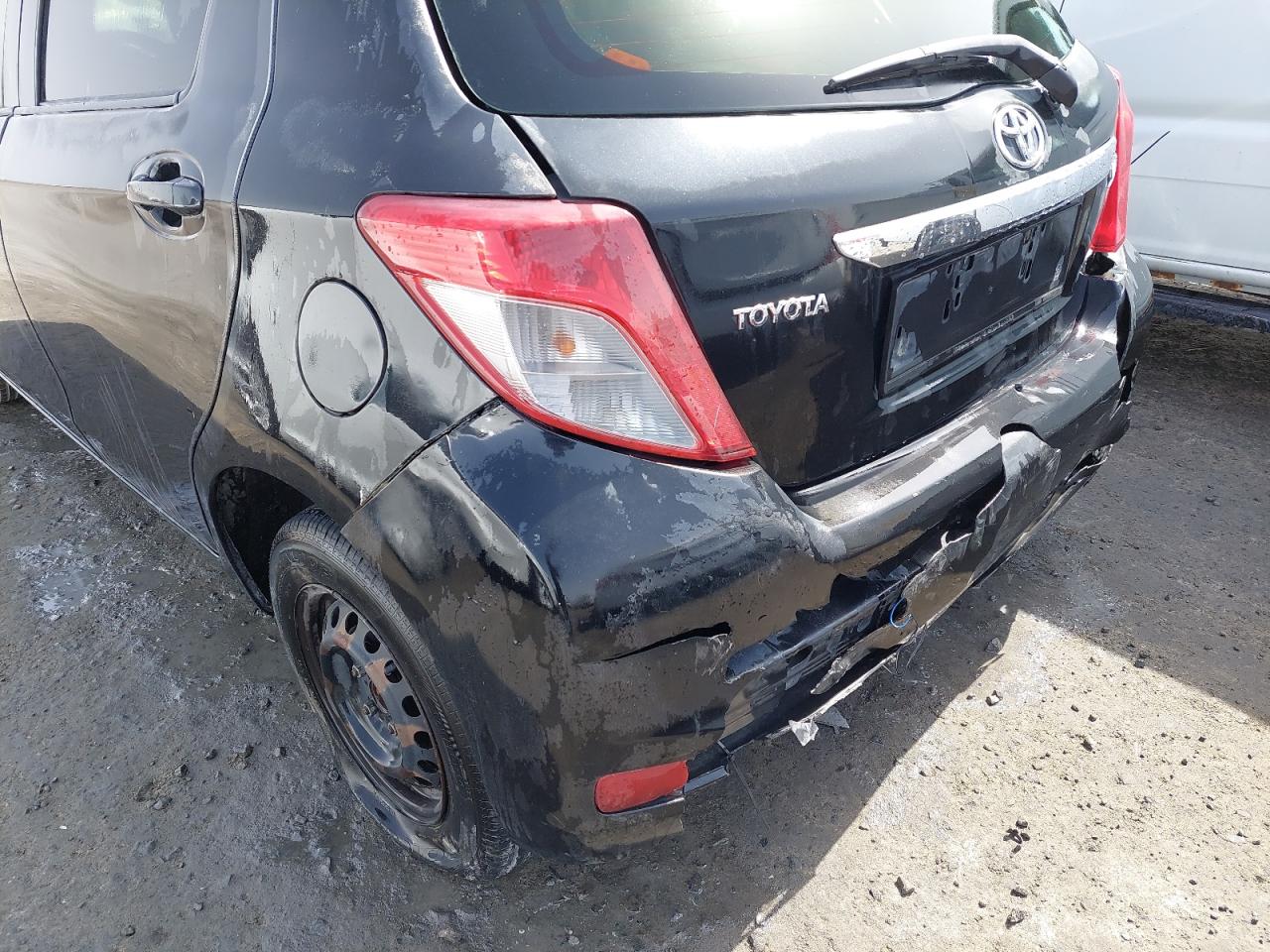 JTDKW9D37CD520760 - 2012 Toyota Yaris - #47150725