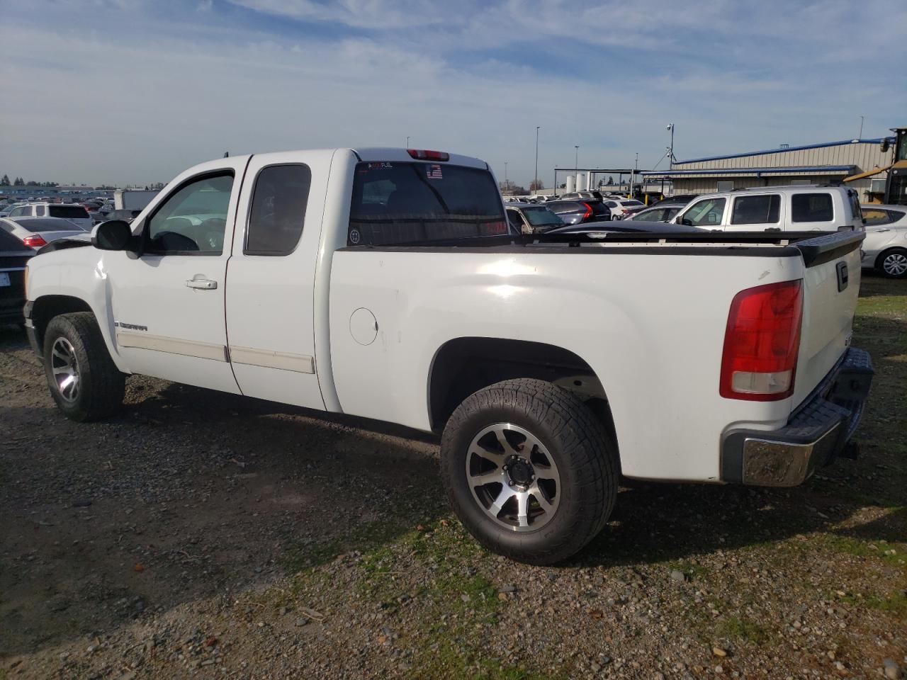 2008 GMC Sierra - Image 2