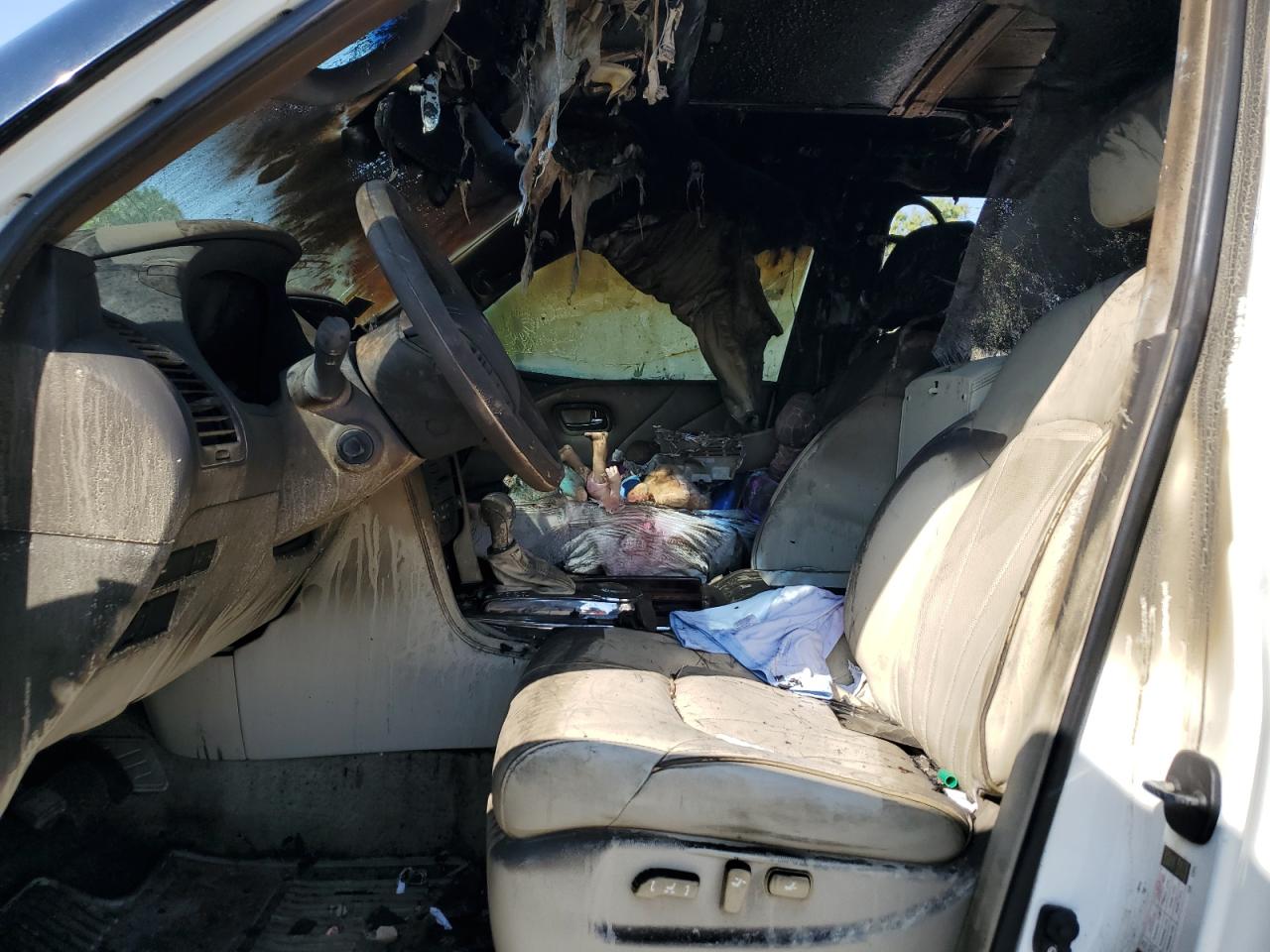 2015 Infiniti QX80 - Image 7