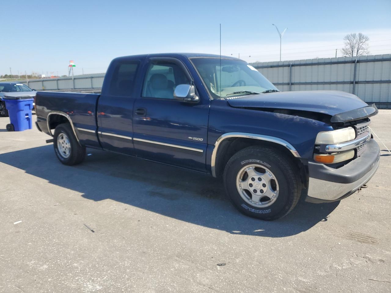 2000 Chevrolet Silverado - Image 4