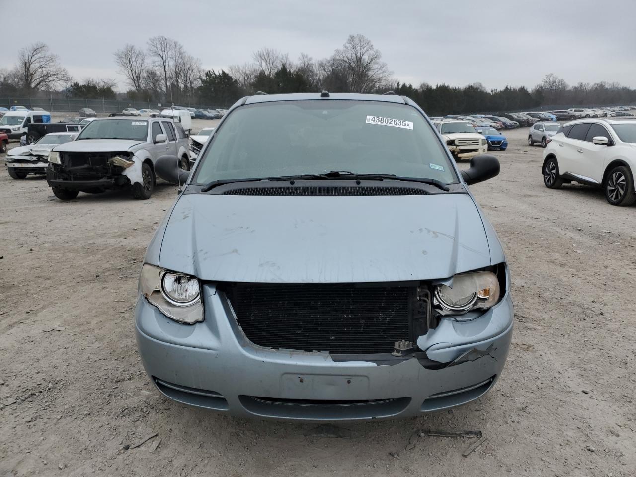 2005 Chrysler Town & Country - Image 5