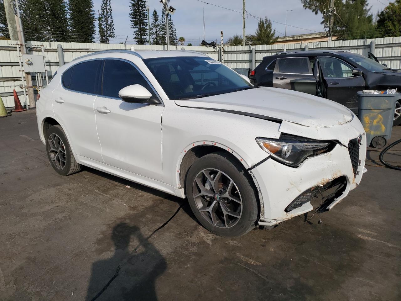 2020 Alfa Romeo Stelvio - Image 4