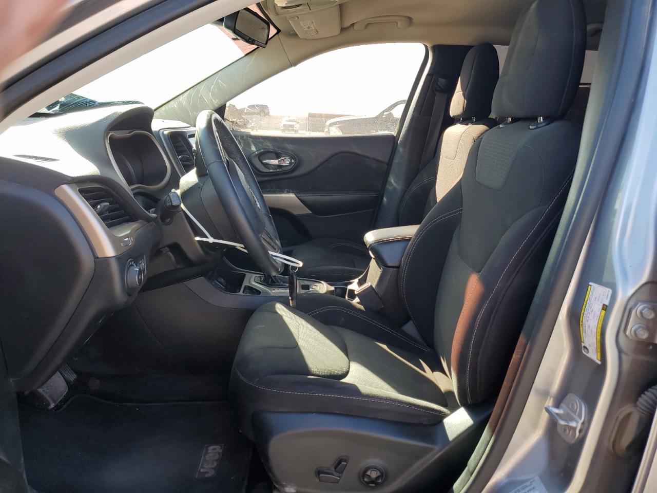 2017 Jeep Grand Cherokee - Image 7