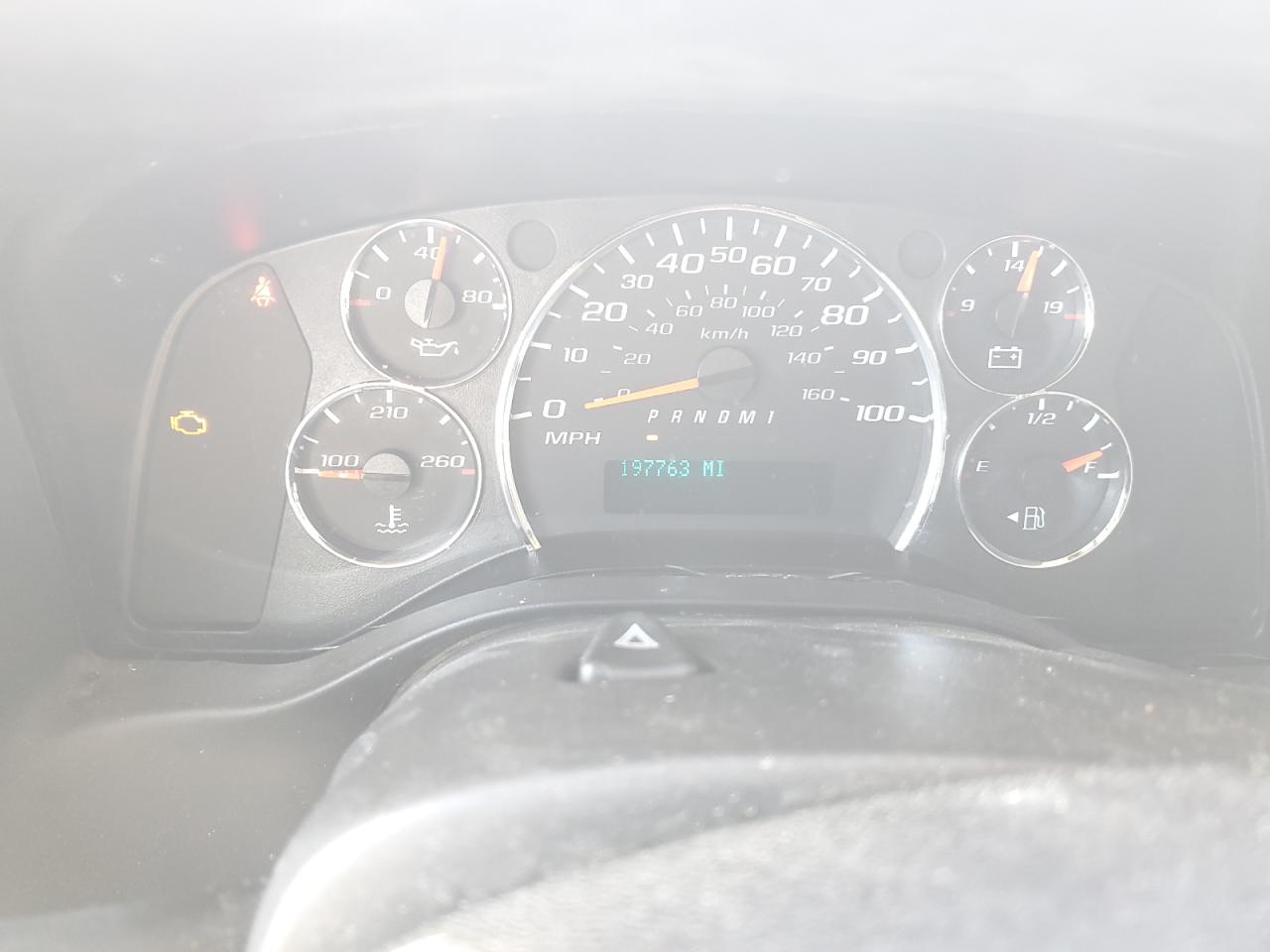 2015 Chevrolet Express - Image 9