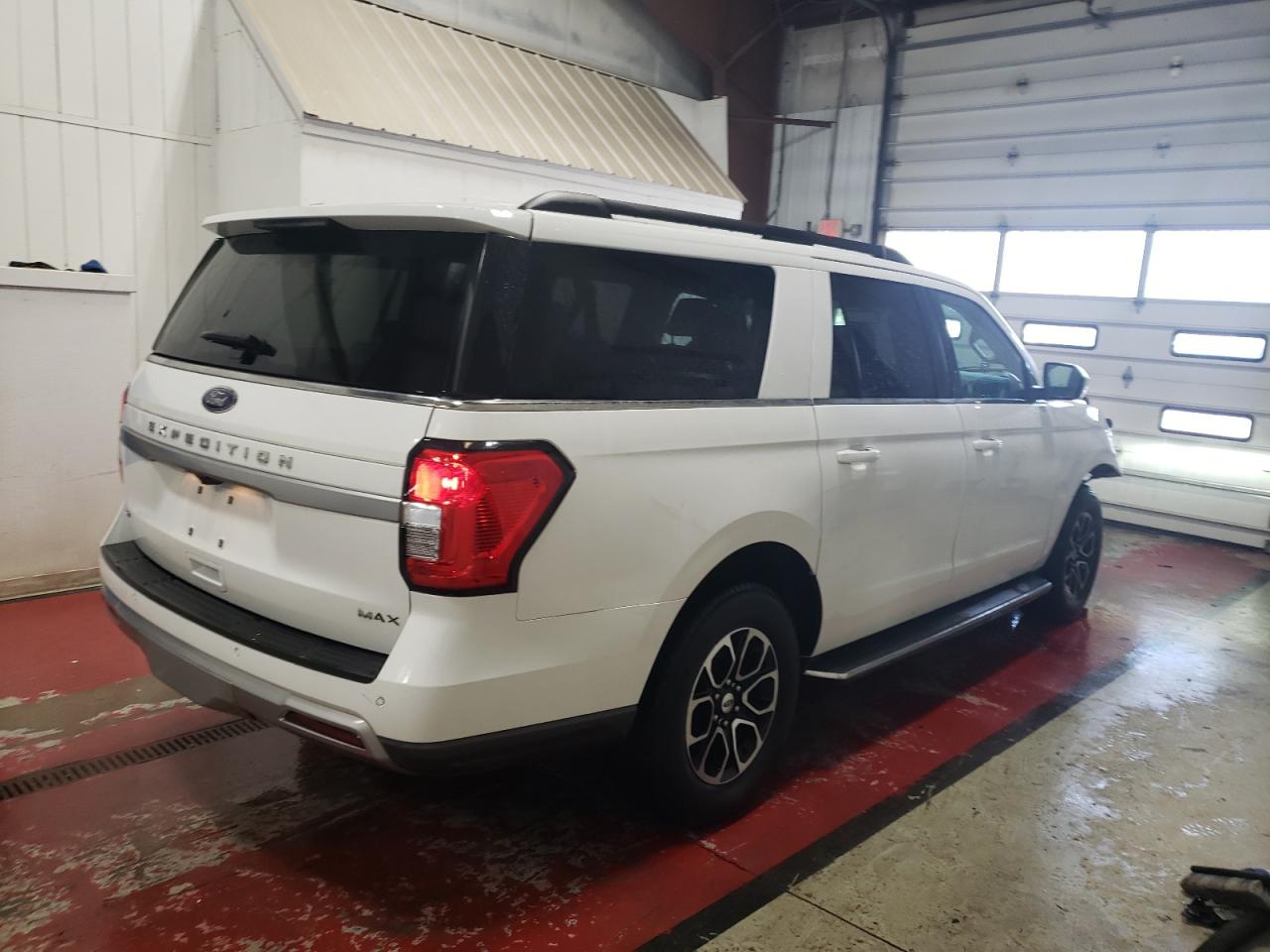 2023 Ford Expedition - Image 3