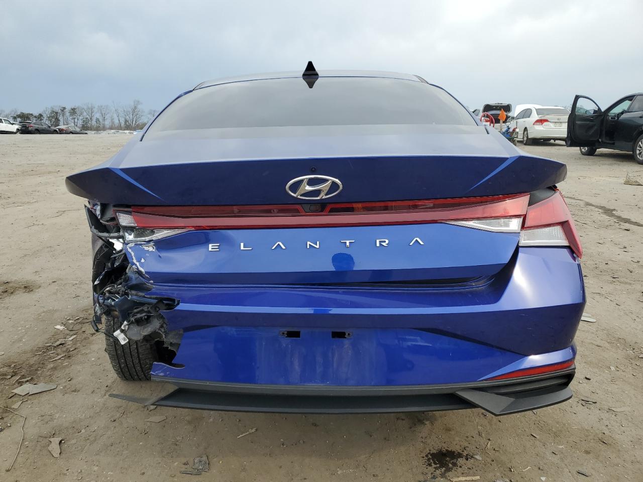 2022 Hyundai Elantra - Image 6