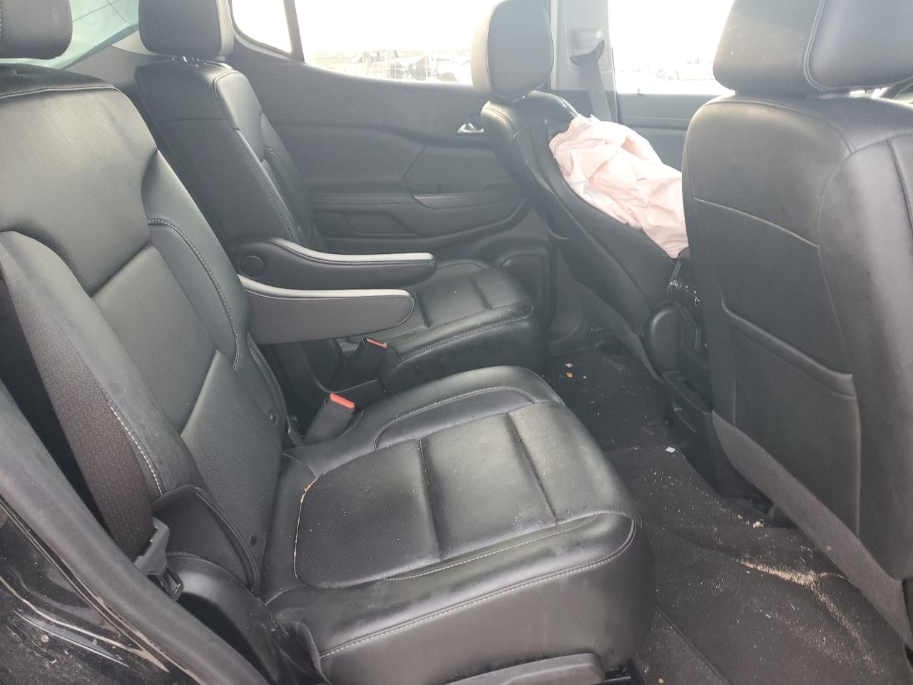 2022 GMC Acadia - Image 11