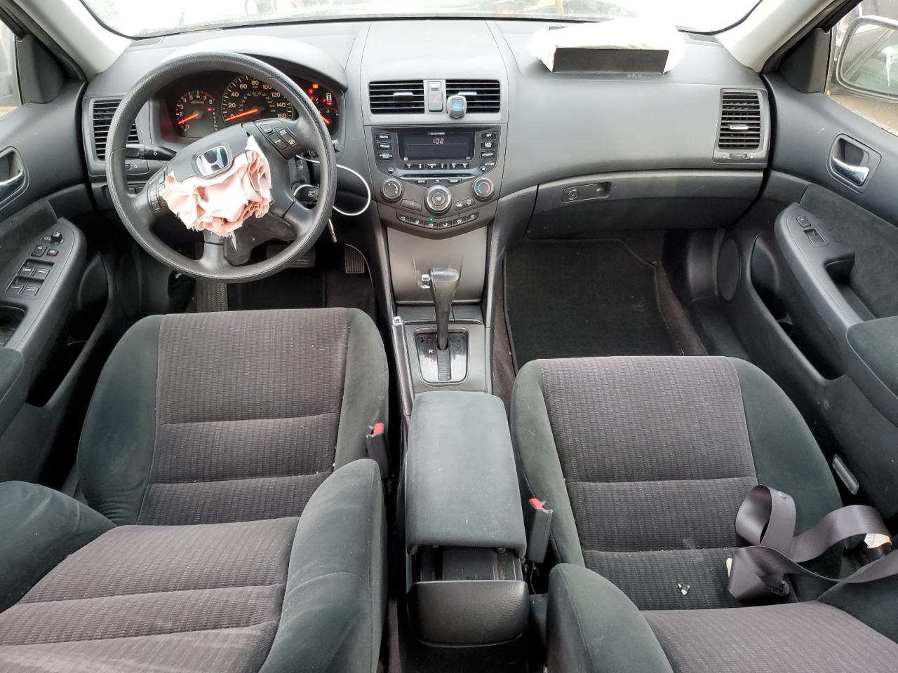 2004 Honda Accord - Image 8