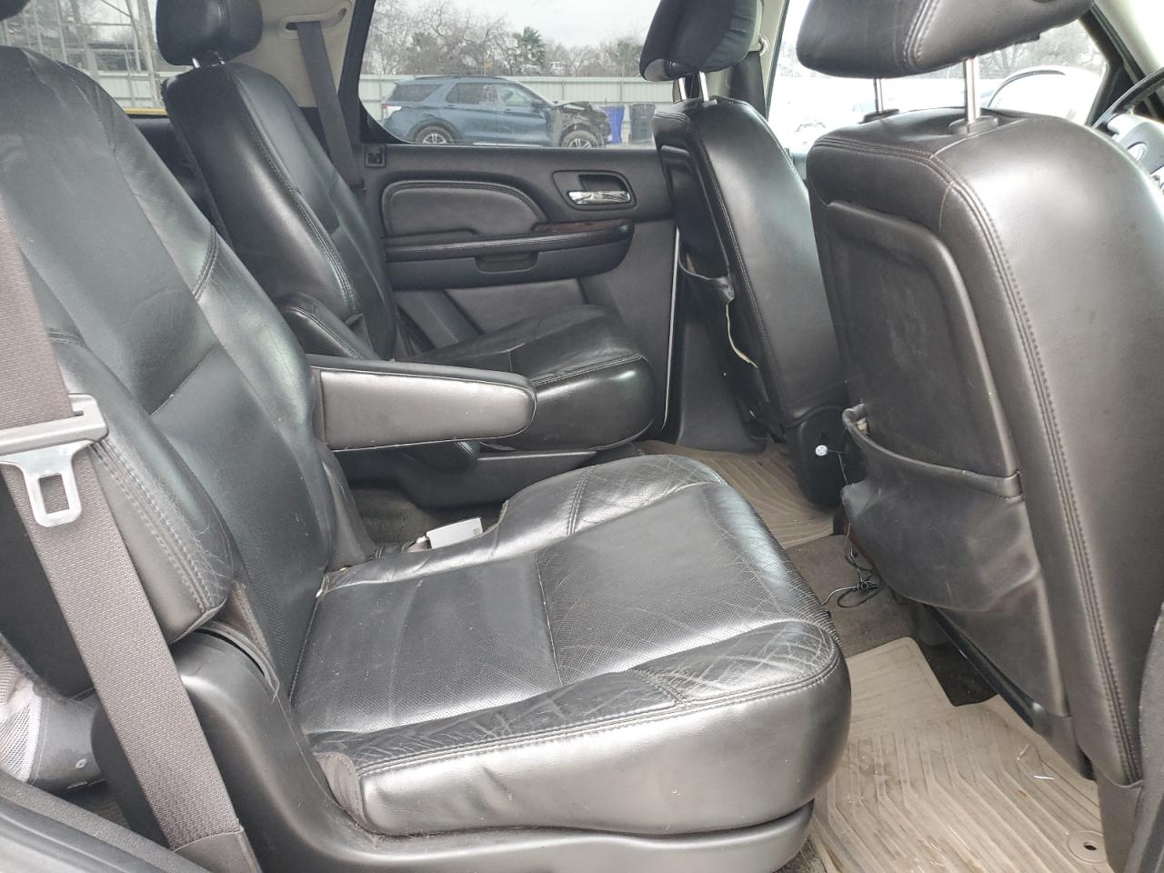 2007 Cadillac Escalade - Image 10