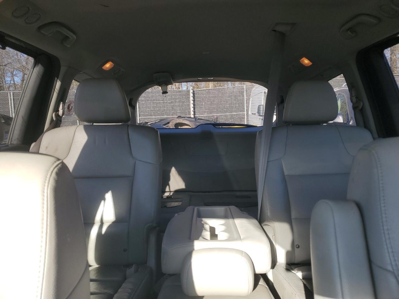 2016 Honda Odyssey - Image 10