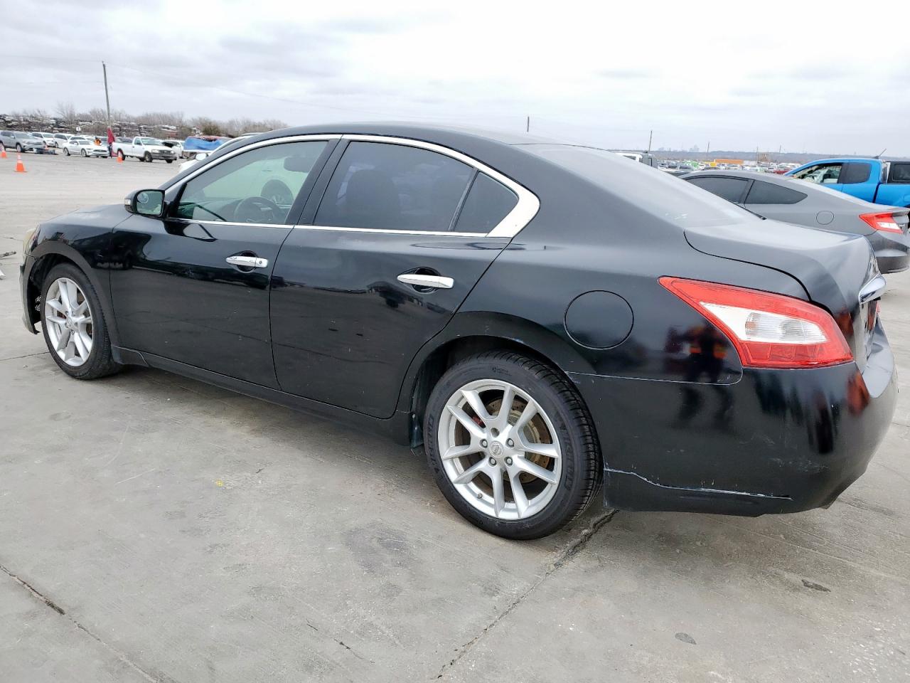 2009 Nissan Maxima - Image 2